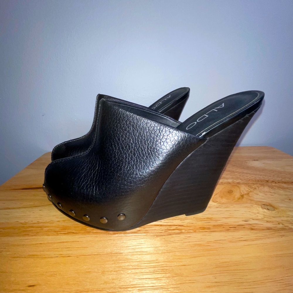ALDO BLACK LEATHER WEDGES